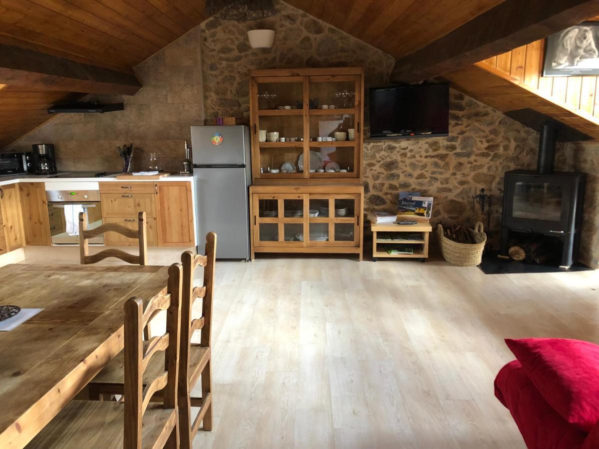 Charmant Appartement Dans Le Village/Coqueto Apartamento En El Pueblecito La Cabanasse Экстерьер фото